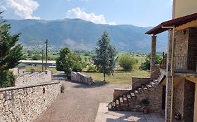 Country Place Apartment With Mountain View